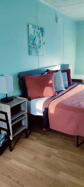 Family Room Full Size Bed Photo 3